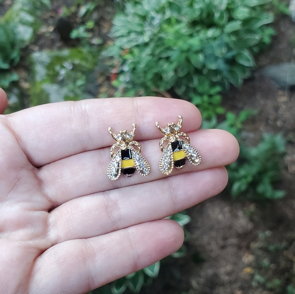 NWOT Bumble Bee Stud Earrings - Picture 2 of 5